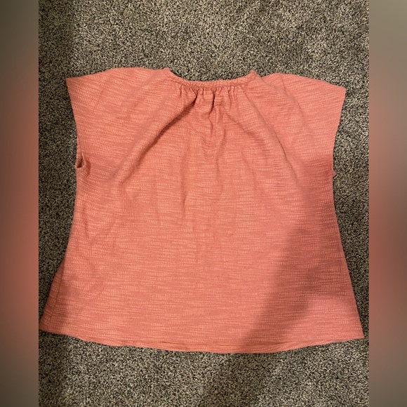 Nice Top - Picture 2 of 2